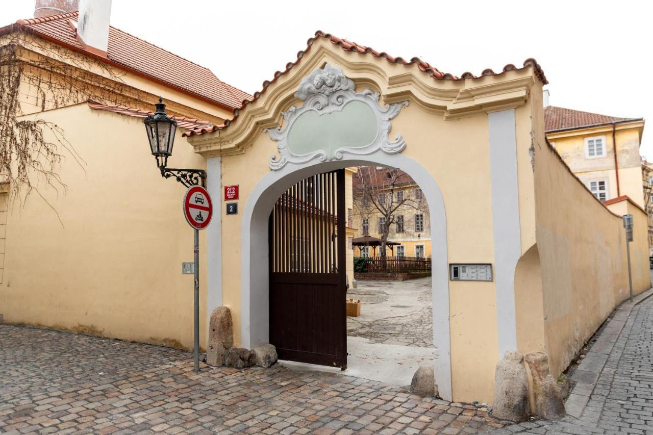 Classy Apartments Charles Bridge Praga Zewnętrze zdjęcie