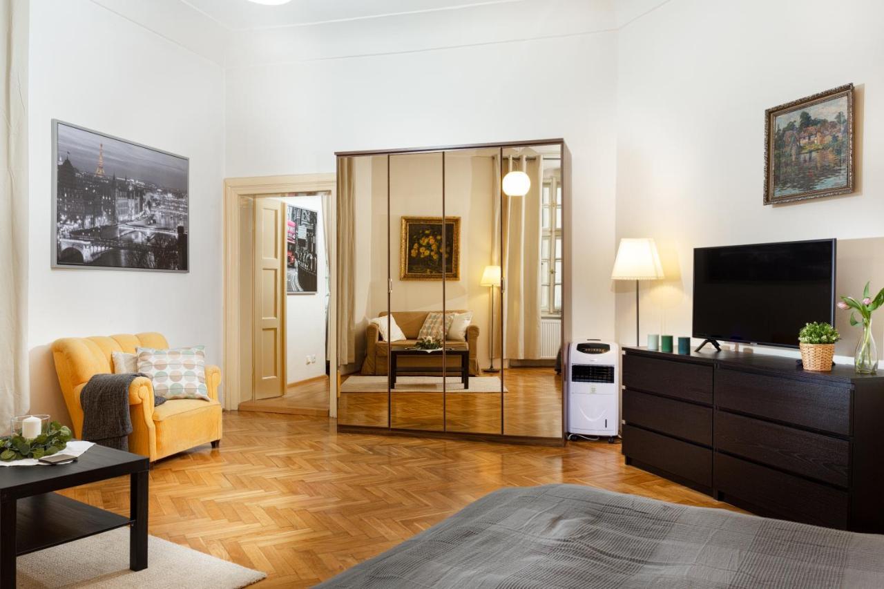 Classy Apartments Charles Bridge Praga Zewnętrze zdjęcie